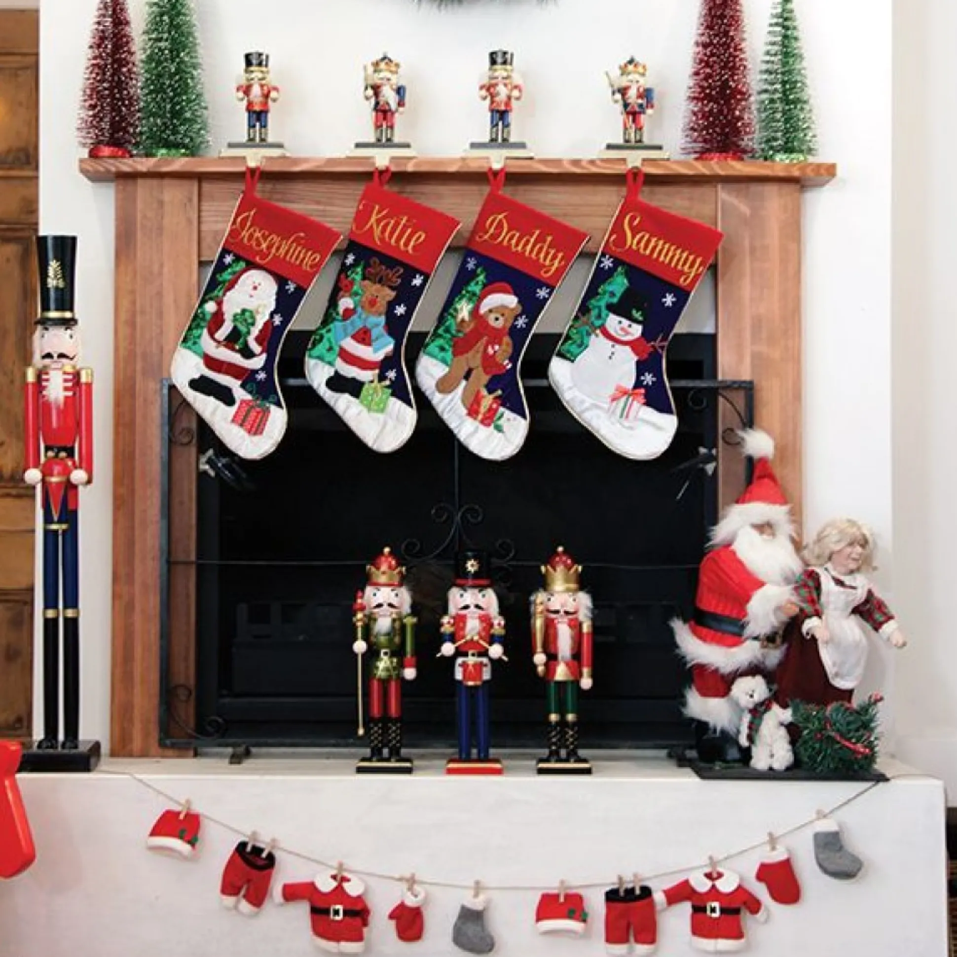 Santa Clothes Line Garland Tree Garlands|