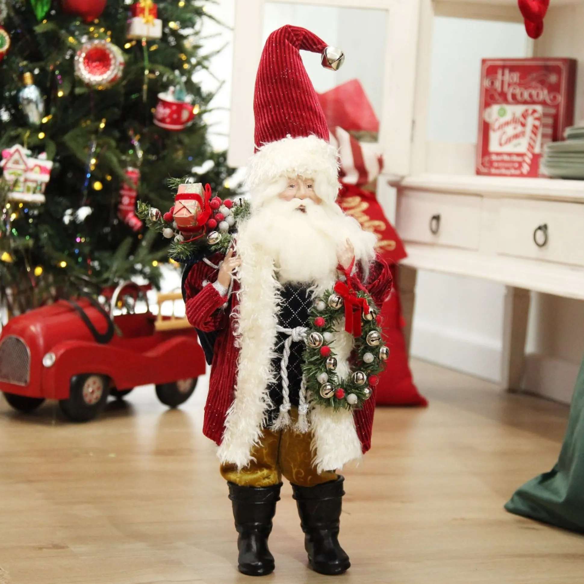 Traditional Santa holding Wreath Christmas Figurine Christmas Figurines|