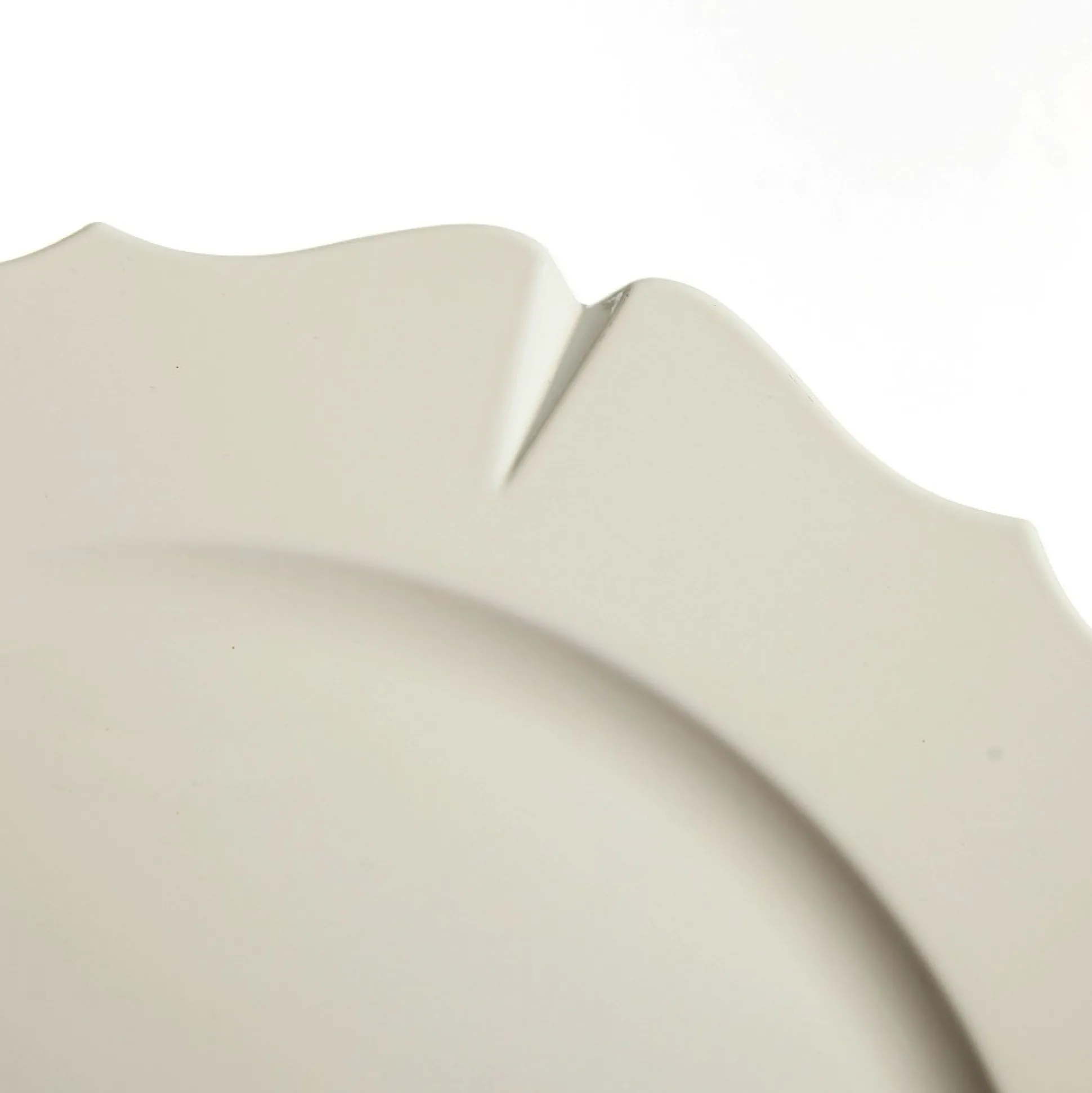 White Scallop Rim Charger Plate Christmas Table Decor|